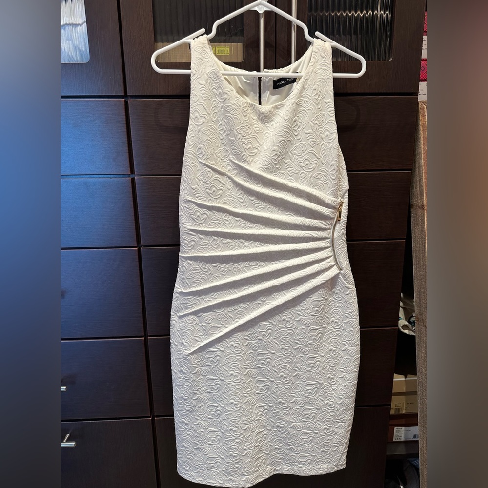 Ivanka Trump white body con midi dress - size 10